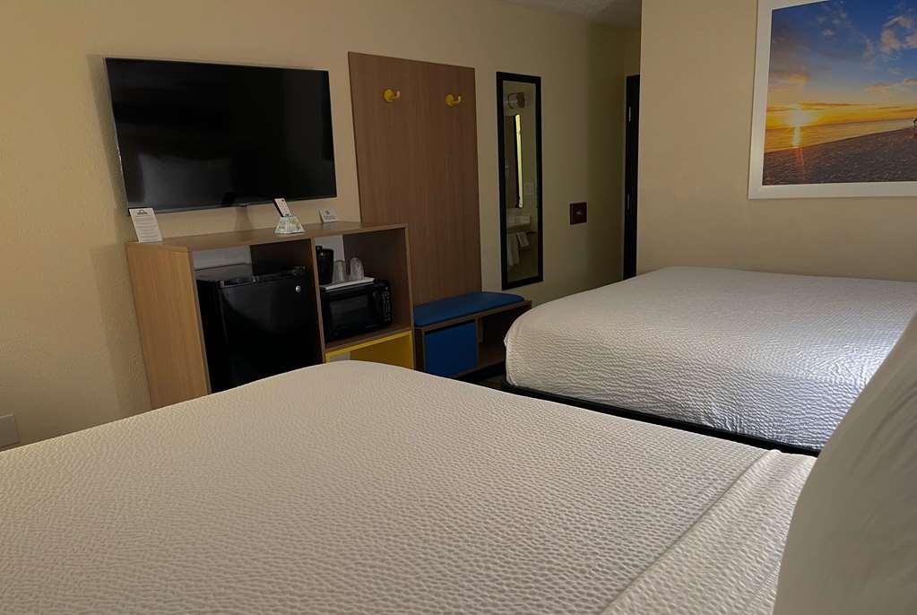 Days Inn & Suites By Wyndham Kaukauna Wi Room photo